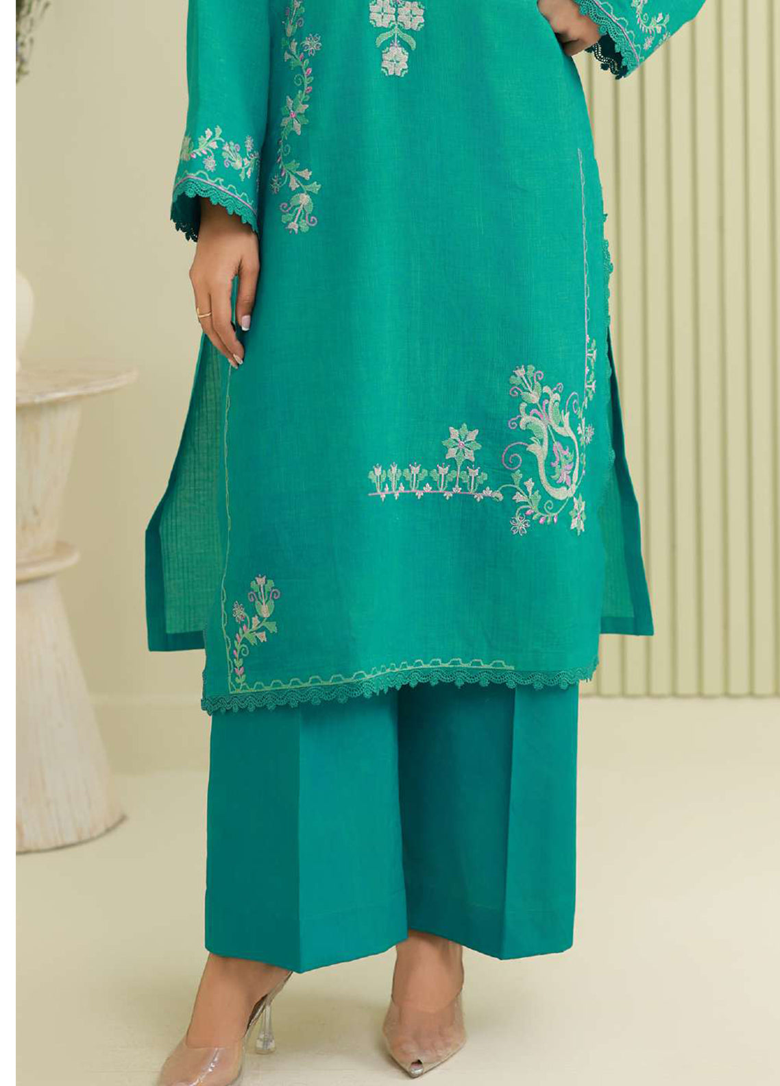 Zellbury Embroidered Lawn 2 Piece Unstitched Shirt Trouser WUS26E21214 Zellbury Embroidered Lawn 2 Piece Unstitched Shirt Trouser WUS26E21214