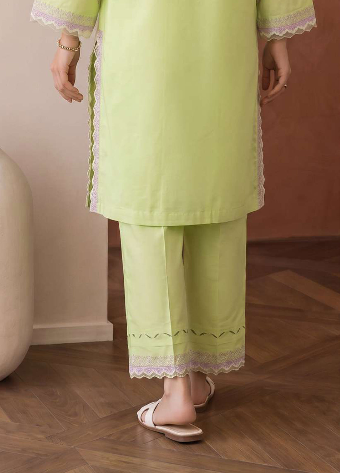 Zellbury Embroidered Lawn 2 Piece Unstitched Shirt Trouser WUS26E21218 Zellbury Embroidered Lawn 2 Piece Unstitched Shirt Trouser WUS26E21218