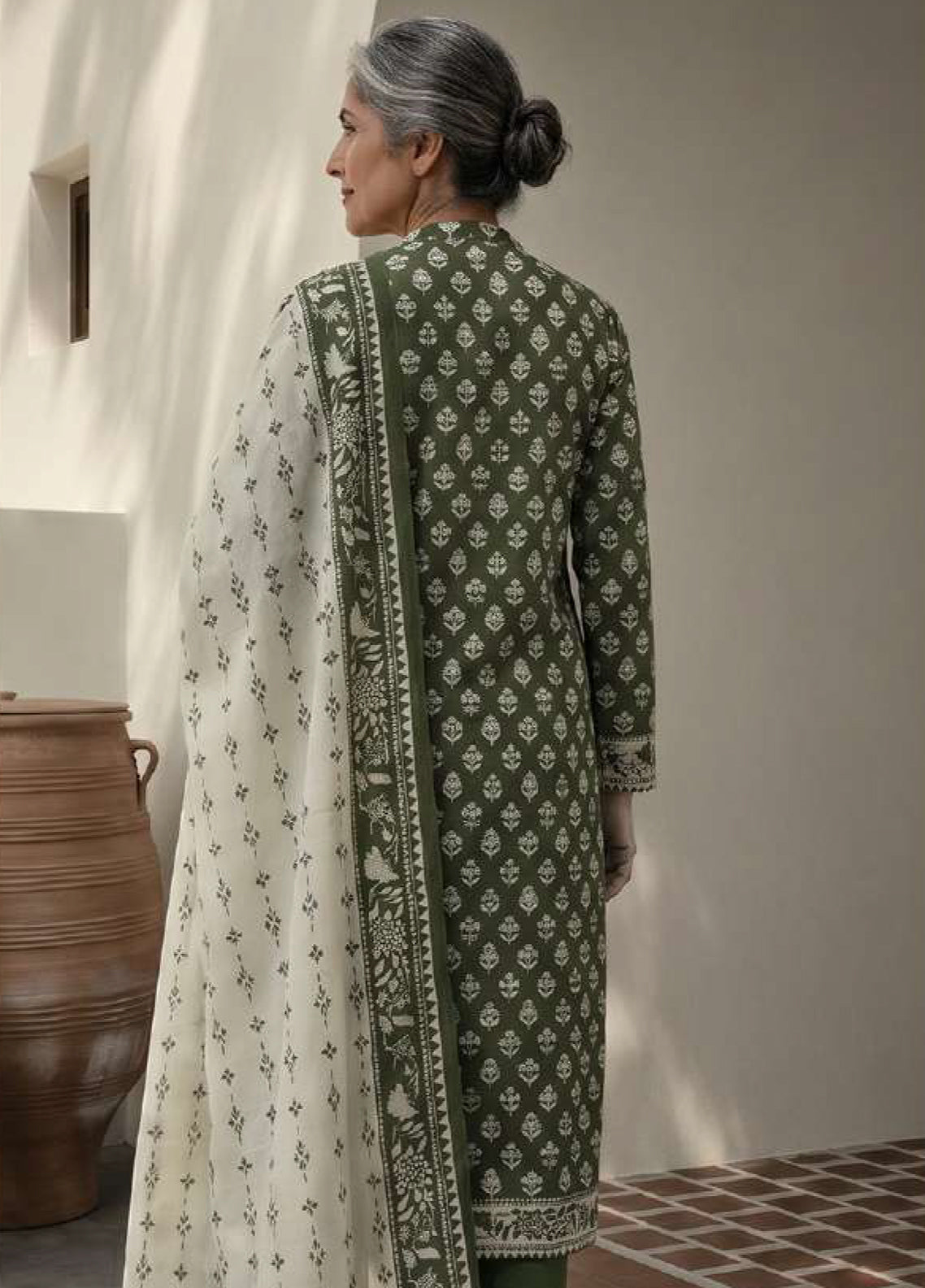 Zellbury Mother Printed Lawn 3 Piece Unstitched Suit WUS26X38015 Zellbury Mother Printed Lawn 3 Piece Unstitched Suit WUS26X38015