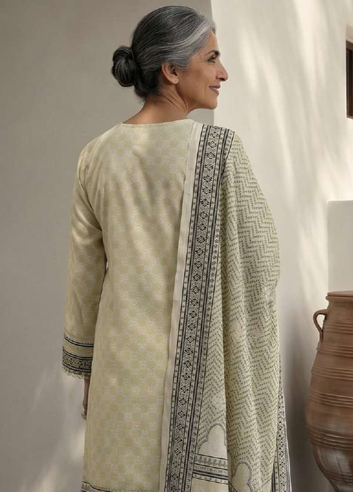 Zellbury Mother Printed Lawn 3 Piece Unstitched Suit WUS26X38024 Zellbury Mother Printed Lawn 3 Piece Unstitched Suit WUS26X38024