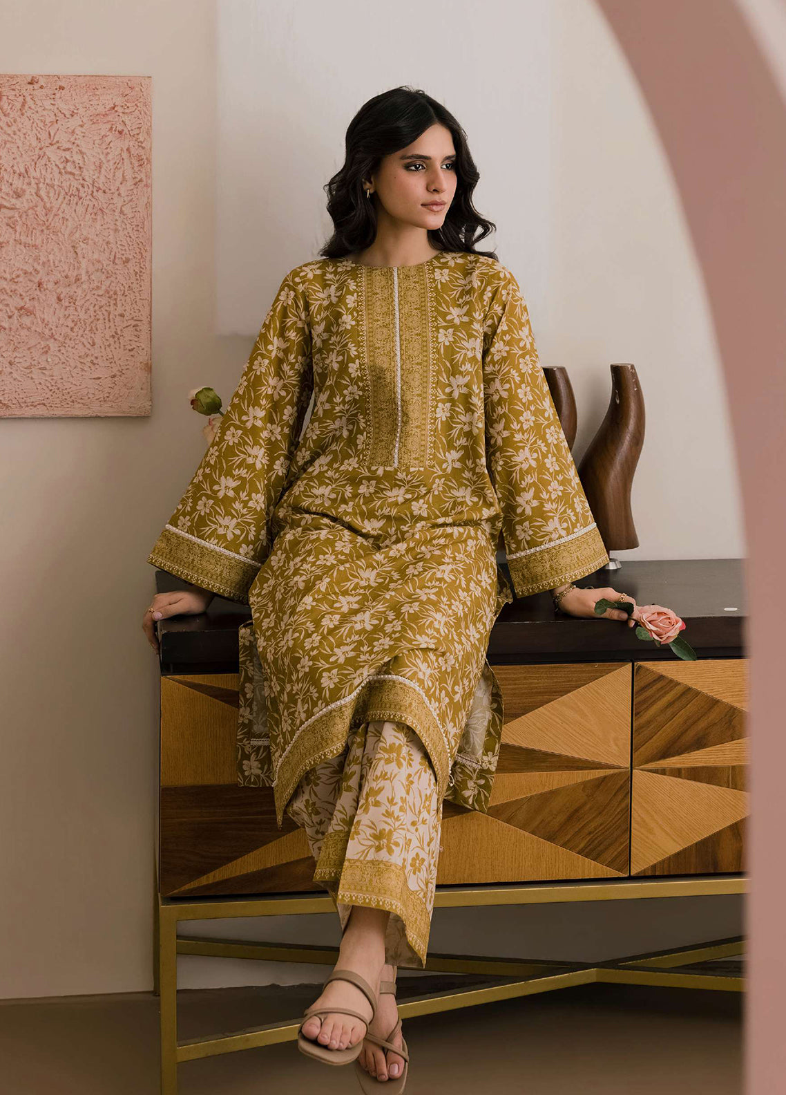 Zellbury Printed Lawn 2 Piece Unstitched Shirt & Trouser WUS26X20997 Zellbury Printed Lawn 2 Piece Unstitched Shirt & Trouser WUS26X20997