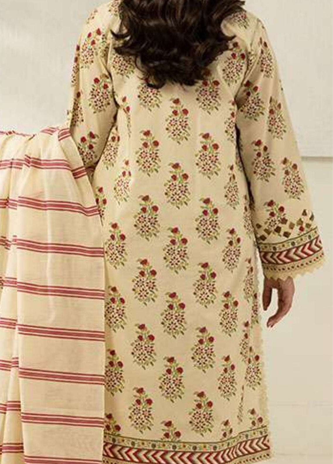 Zellbury Printed Lawn 3 Piece Unstitched Suit WUS26X30636 Zellbury Printed Lawn 3 Piece Unstitched Suit WUS26X30636