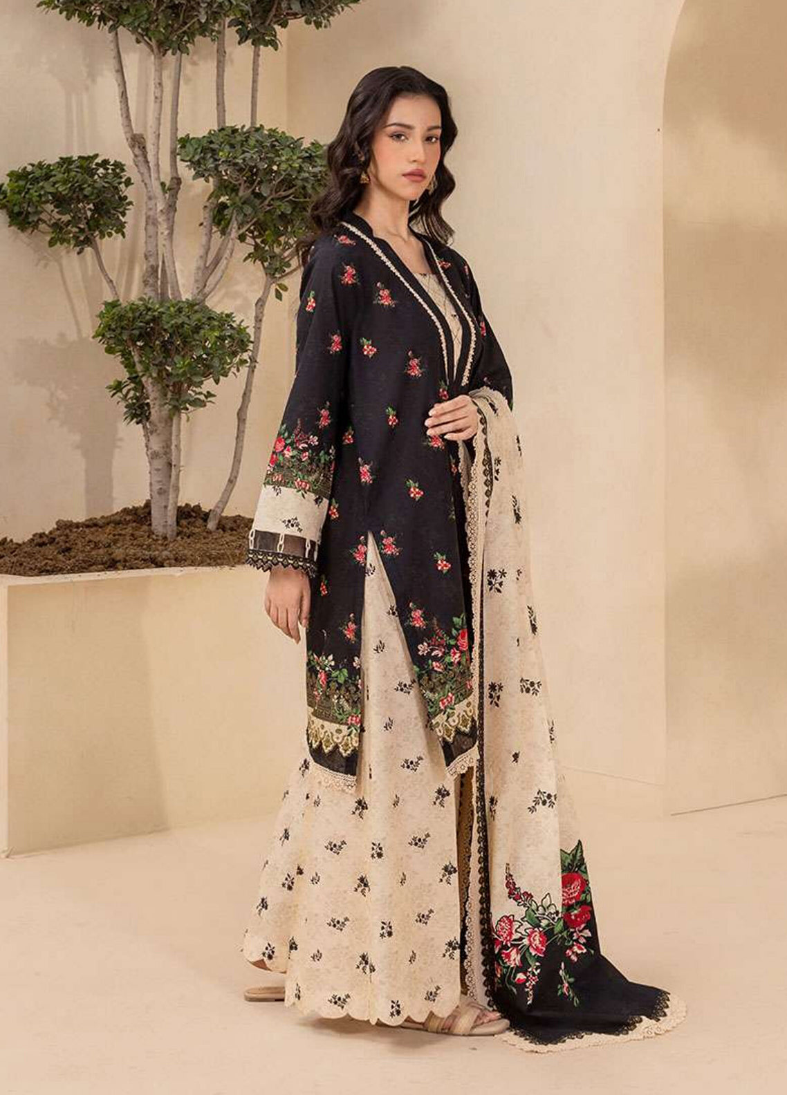 Zellbury Printed Lawn 3 Piece Unstitched Suit WUS26X30698 Zellbury Printed Lawn 3 Piece Unstitched Suit WUS26X30698
