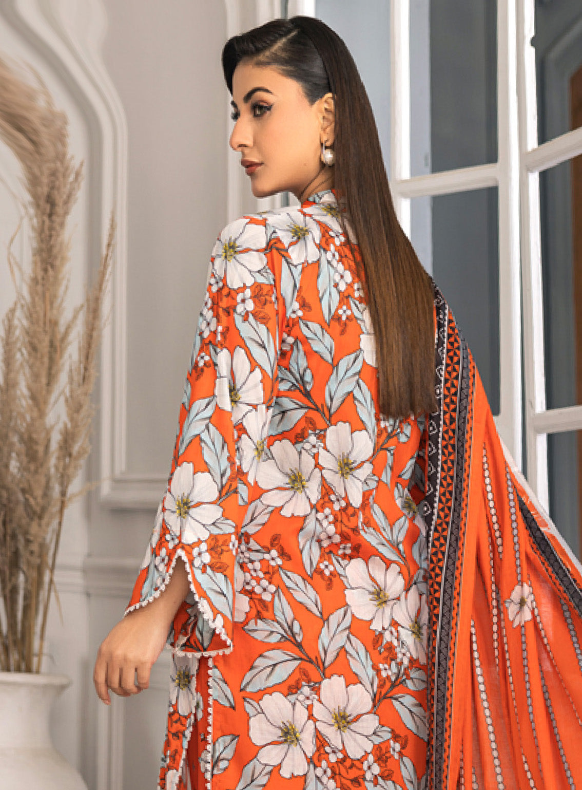 Zohra by Motifz Printed Lawn Suits Unstitched 3 Piece - MT25ZCL 03 Zohra by Motifz Printed Lawn Suits Unstitched 3 Piece - MT25ZCL 03