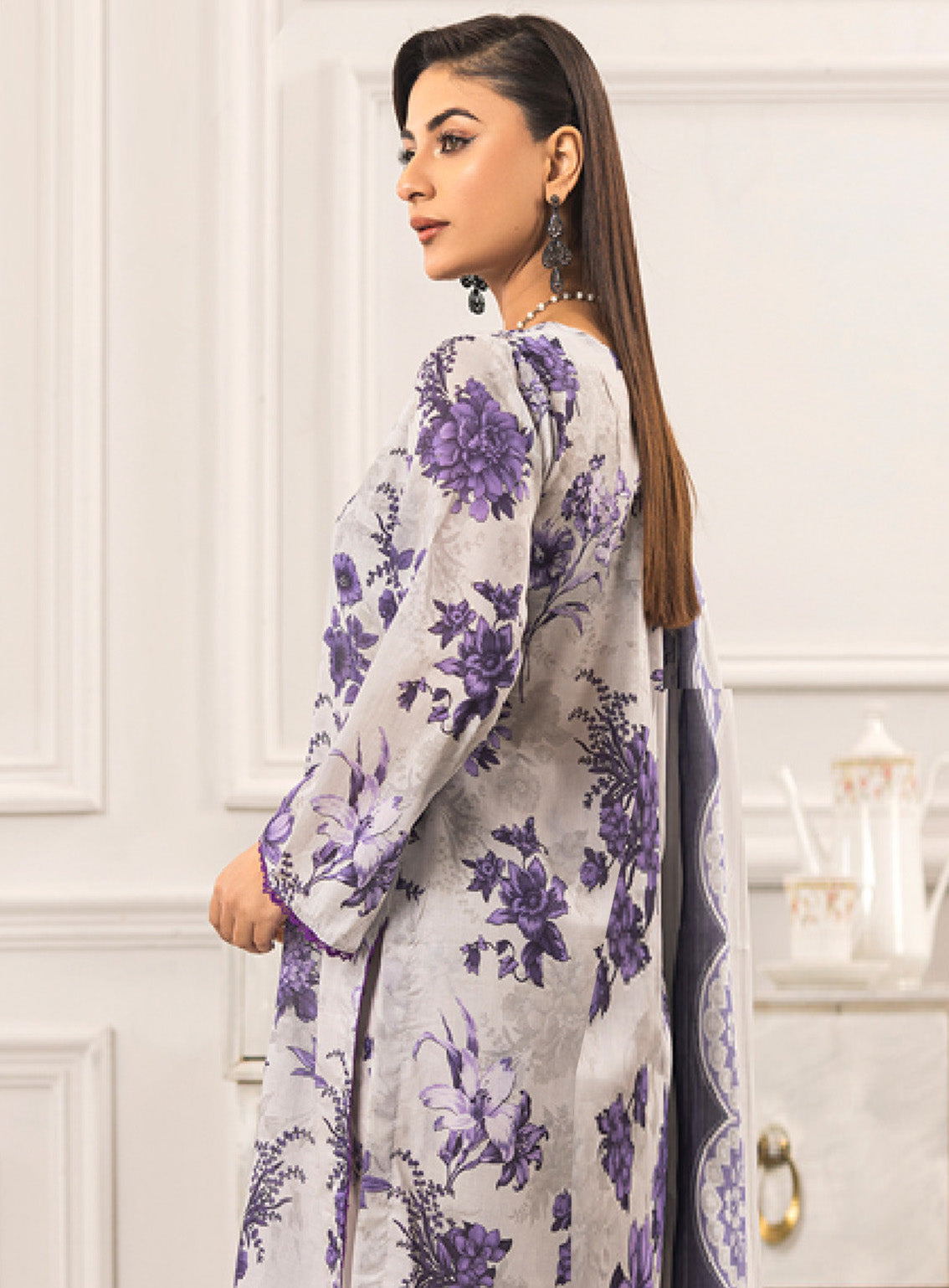 Zohra by Motifz Printed Lawn Suits Unstitched 3 Piece - MT25ZCL 05 Zohra by Motifz Printed Lawn Suits Unstitched 3 Piece - MT25ZCL 05