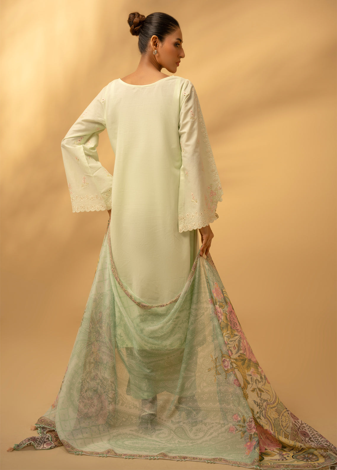 Zouj Chikankari Embroidered Lawn 3 Piece Unstitched Suit SJ26CEL D-01 Zouj Chikankari Embroidered Lawn 3 Piece Unstitched Suit SJ26CEL D-01
