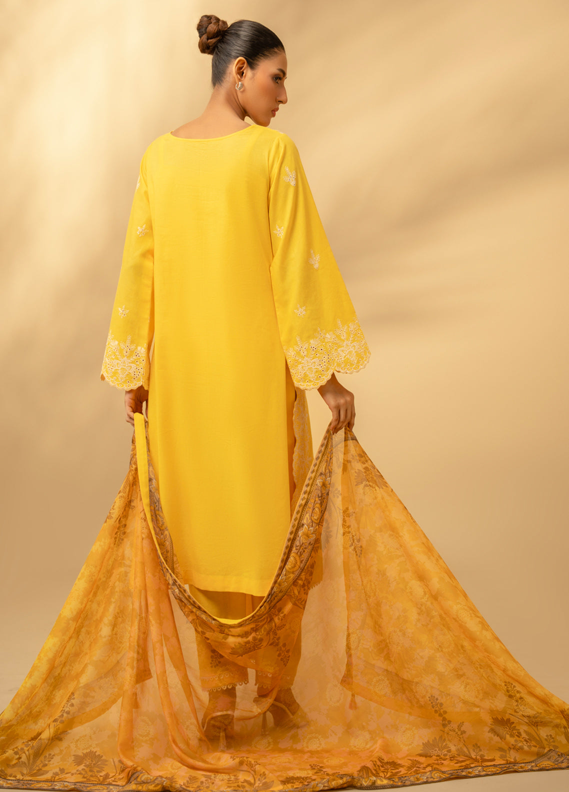 Zouj Chikankari Embroidered Lawn 3 Piece Unstitched Suit SJ26CEL D-05 Zouj Chikankari Embroidered Lawn 3 Piece Unstitched Suit SJ26CEL D-05