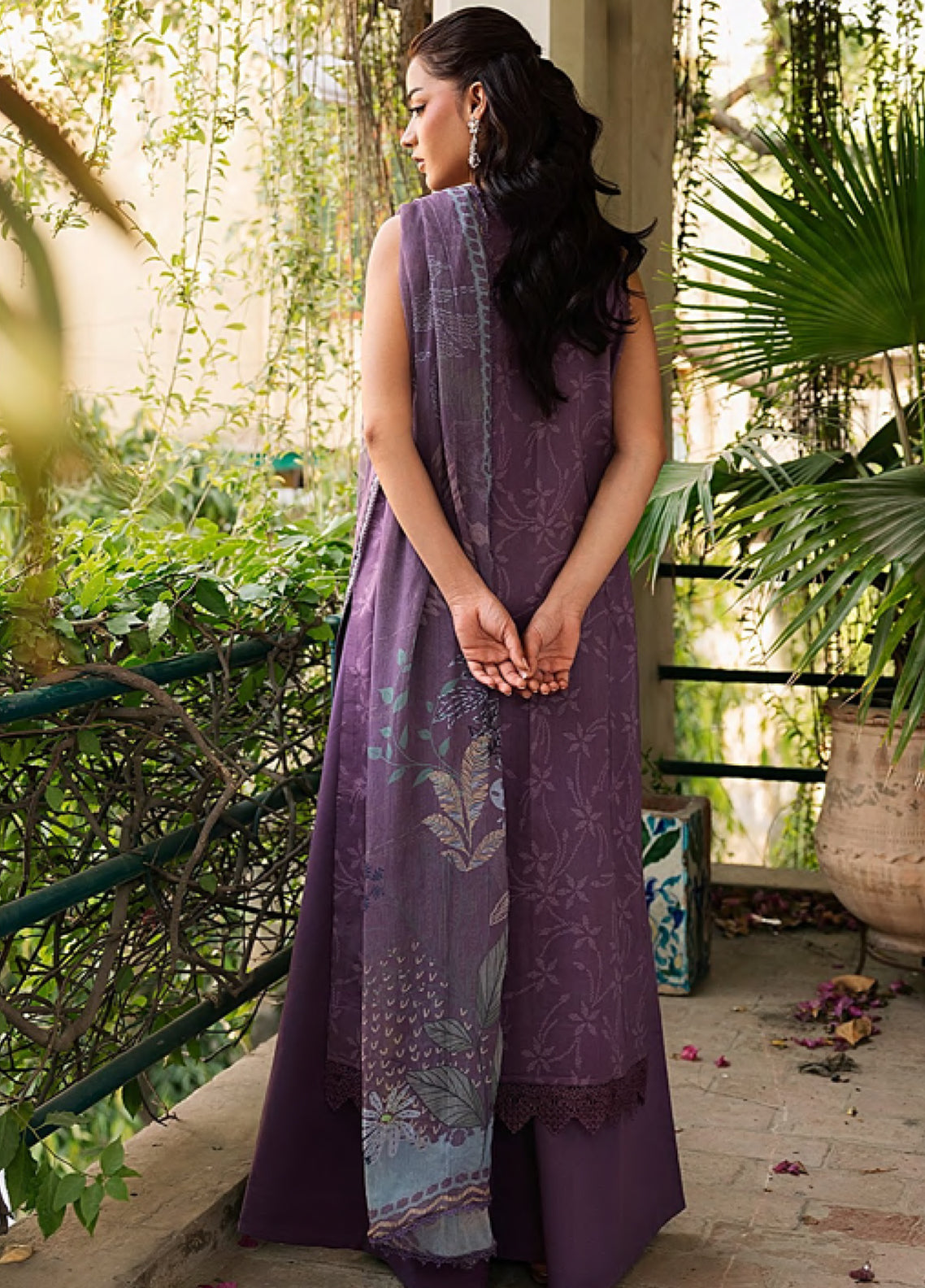 Zync By Florent Luxury Embroidered Lawn 3 Piece Unstitched Suit FL26ZEO D-FZF-1A Zync By Florent Luxury Embroidered Lawn 3 Piece Unstitched Suit FL26ZEO D-FZF-1A