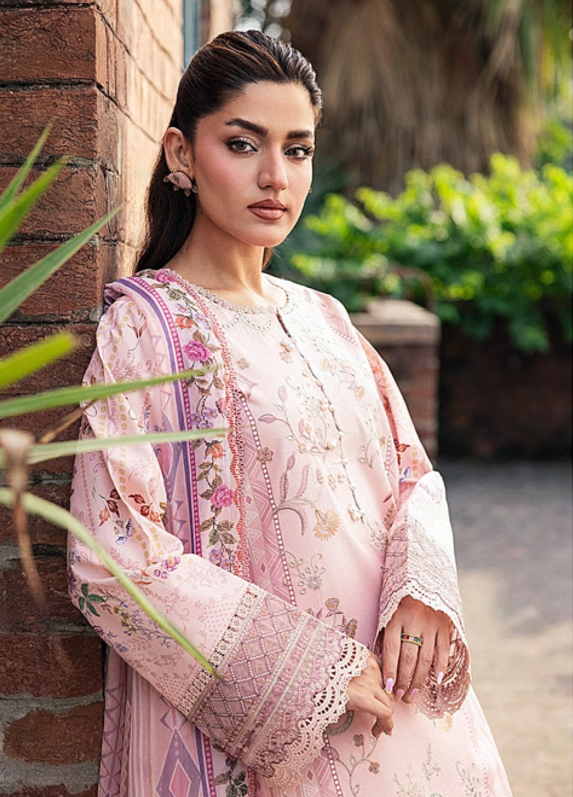 Zync By Florent Luxury Embroidered Lawn 3 Piece Unstitched Suit FL26ZEO D-FZF-2A Zync By Florent Luxury Embroidered Lawn 3 Piece Unstitched Suit FL26ZEO D-FZF-2A