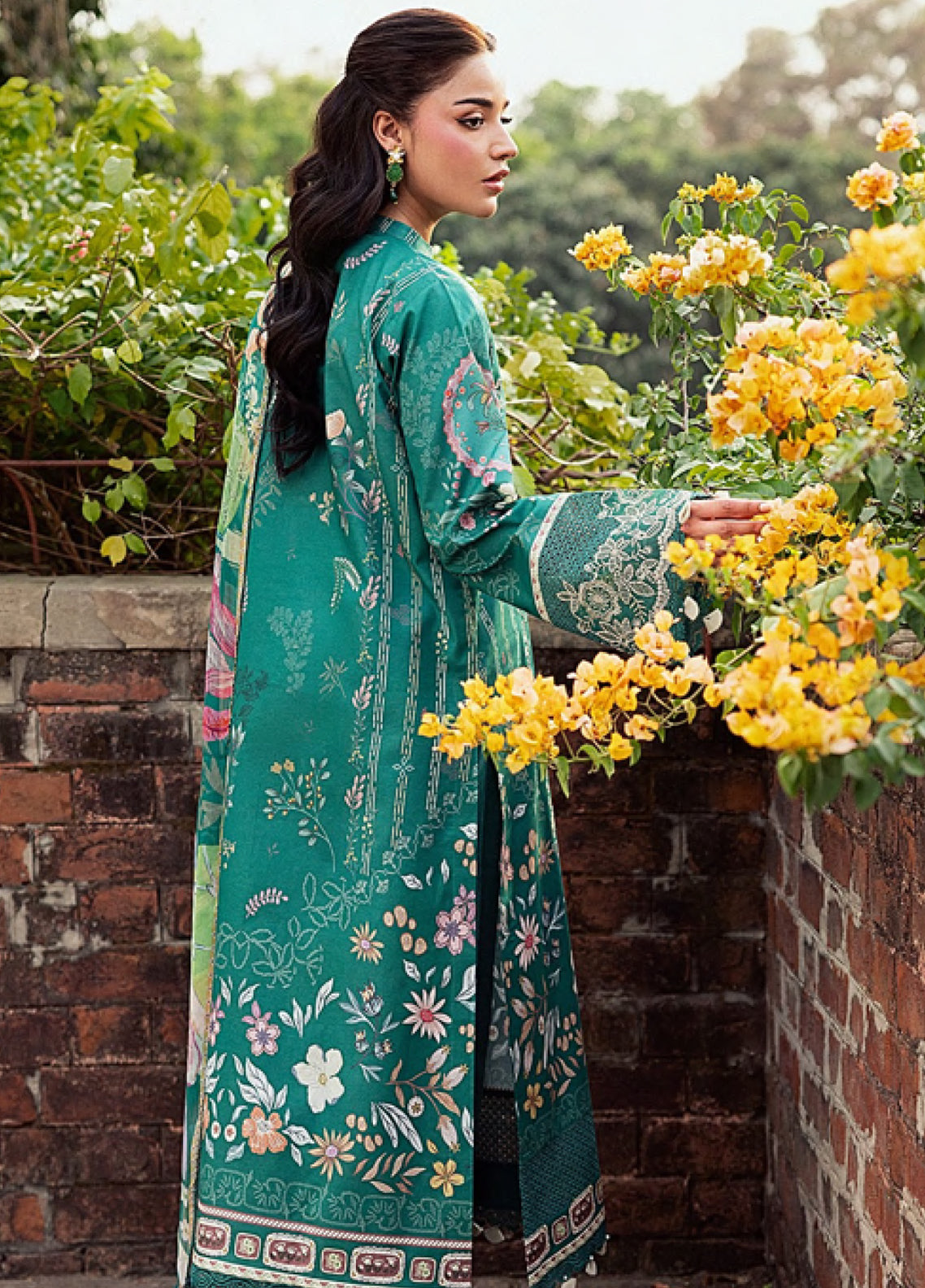 Zync By Florent Luxury Embroidered Lawn 3 Piece Unstitched Suit FL26ZEO D-FZF-3A Zync By Florent Luxury Embroidered Lawn 3 Piece Unstitched Suit FL26ZEO D-FZF-3A