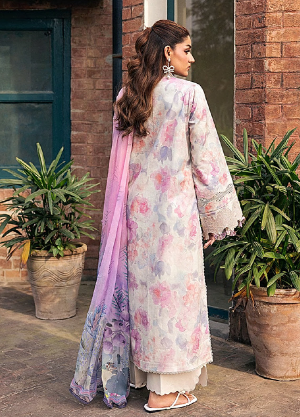 Zync By Florent Luxury Embroidered Lawn 3 Piece Unstitched Suit FL26ZEO D-FZF-4A Zync By Florent Luxury Embroidered Lawn 3 Piece Unstitched Suit FL26ZEO D-FZF-4A