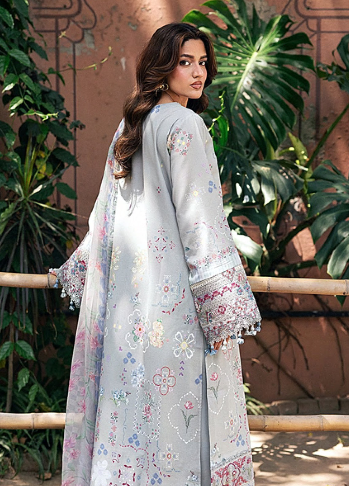 Zync By Florent Luxury Embroidered Lawn 3 Piece Unstitched Suit FL26ZEO D-FZF-5B Zync By Florent Luxury Embroidered Lawn 3 Piece Unstitched Suit FL26ZEO D-FZF-5B