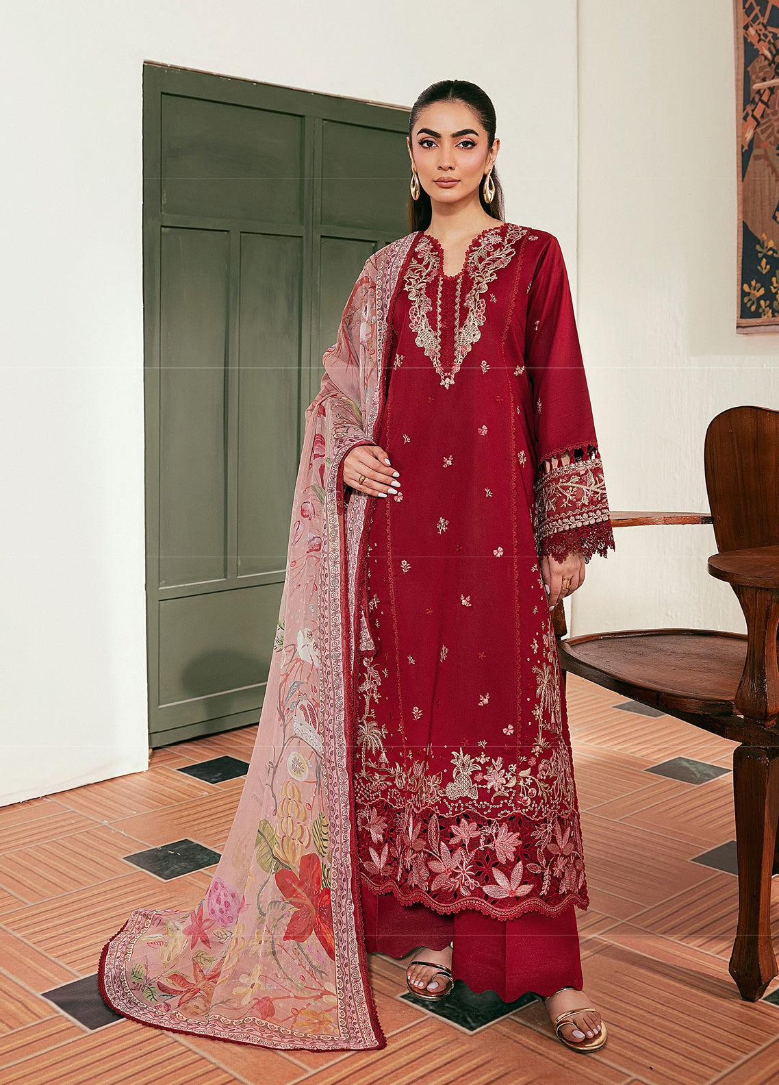 Zync By Florent Luxury Embroidered Lawn 3 Piece Unstitched Suit FL26ZLLV2 D-FZL-1B Zync By Florent Luxury Embroidered Lawn 3 Piece Unstitched Suit FL26ZLLV2 D-FZL-1B