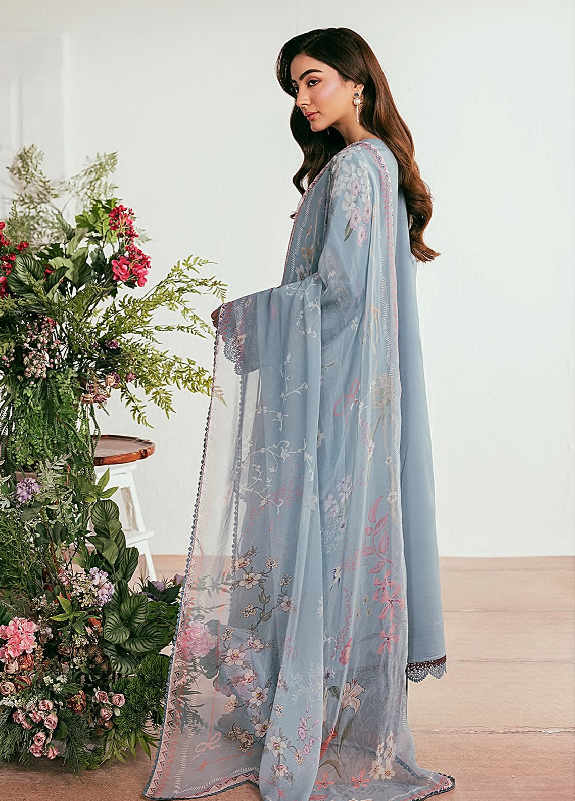 Zync By Florent Luxury Embroidered Lawn 3 Piece Unstitched Suit FL26ZLLV2 D-FZL-3B Zync By Florent Luxury Embroidered Lawn 3 Piece Unstitched Suit FL26ZLLV2 D-FZL-3B