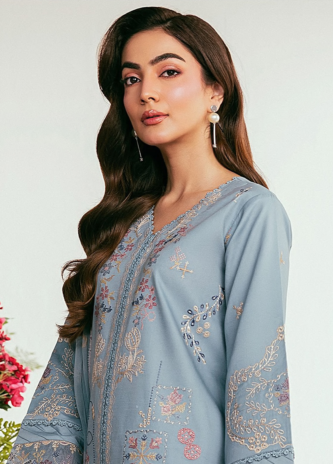 Zync By Florent Luxury Embroidered Lawn 3 Piece Unstitched Suit FL26ZLLV2 D-FZL-3B Zync By Florent Luxury Embroidered Lawn 3 Piece Unstitched Suit FL26ZLLV2 D-FZL-3B
