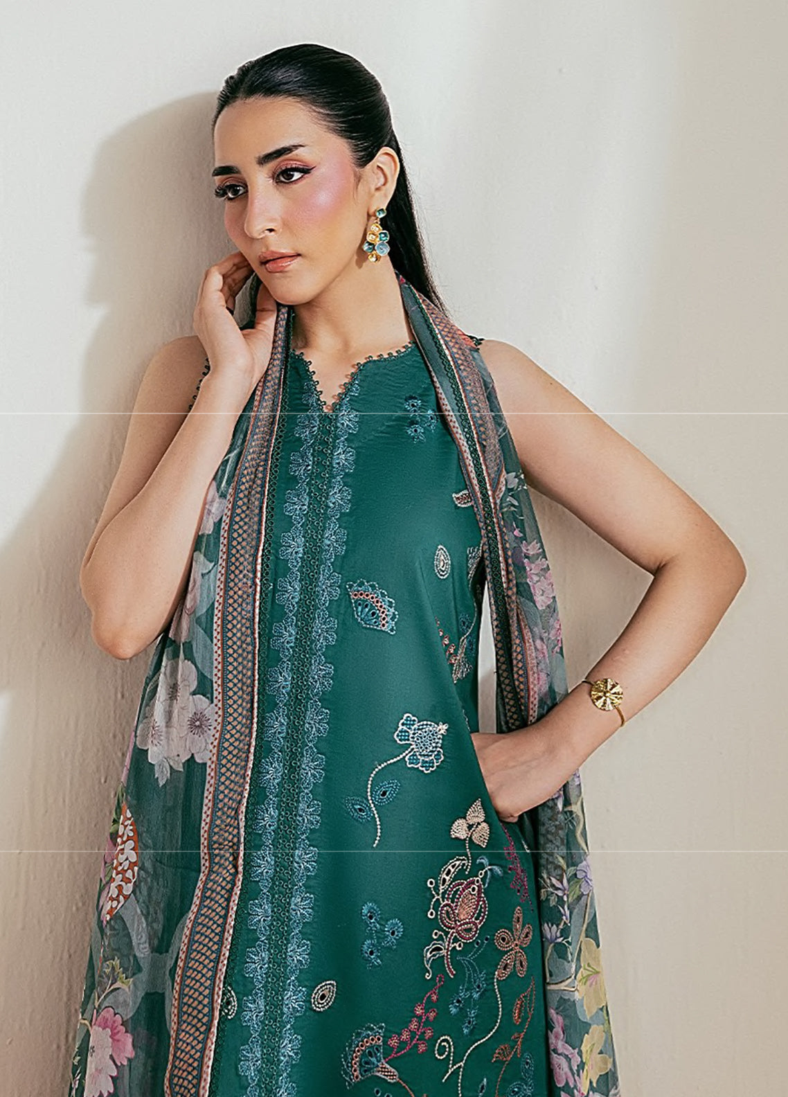 Zync By Florent Luxury Embroidered Lawn 3 Piece Unstitched Suit FL26ZLLV2 D-FZL-5A Zync By Florent Luxury Embroidered Lawn 3 Piece Unstitched Suit FL26ZLLV2 D-FZL-5A