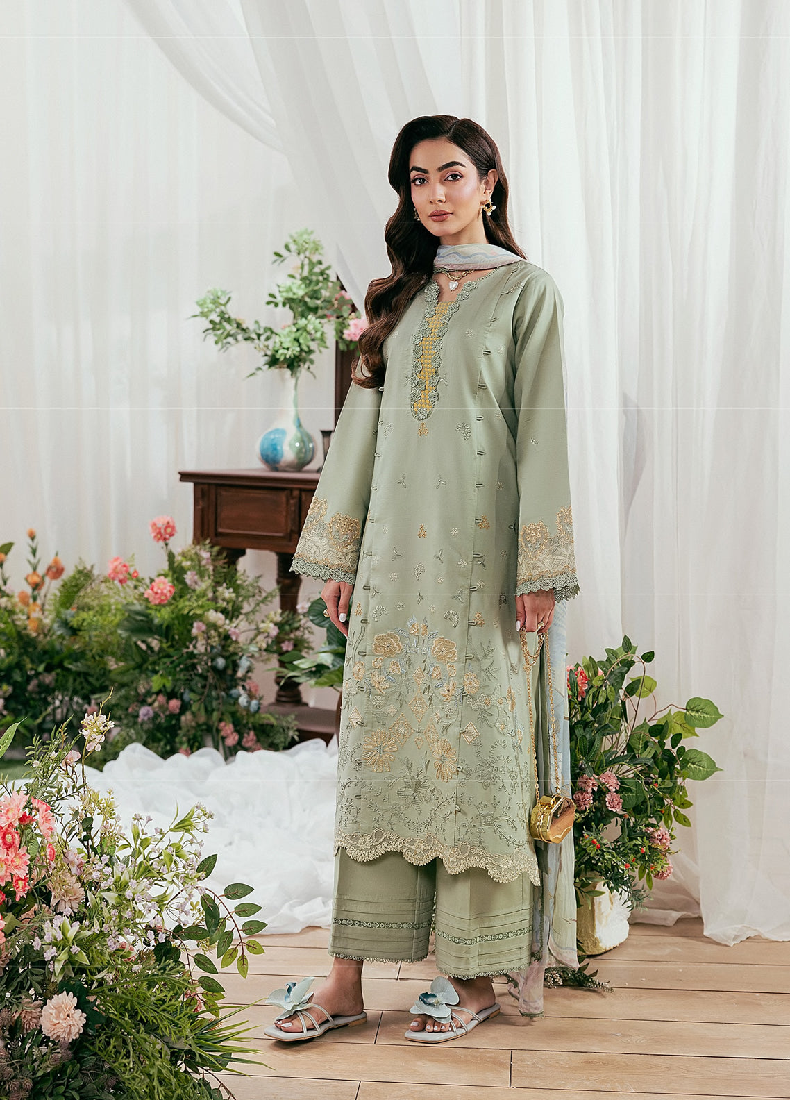 Zync By Florent Luxury Embroidered Lawn 3 Piece Unstitched Suit FL26ZLLV2 D-FZL-8A Zync By Florent Luxury Embroidered Lawn 3 Piece Unstitched Suit FL26ZLLV2 D-FZL-8A