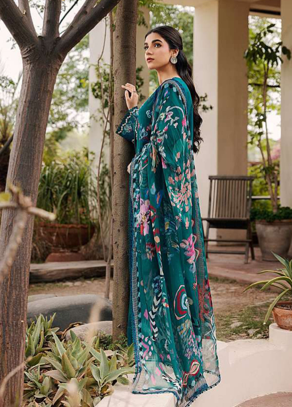 Zync By Florent Luxury Embroidered Lawn 3 Piece Unstitched Suit FL26ZLLV3 D-FZF-3B Zync By Florent Luxury Embroidered Lawn 3 Piece Unstitched Suit FL26ZLLV3 D-FZF-3B