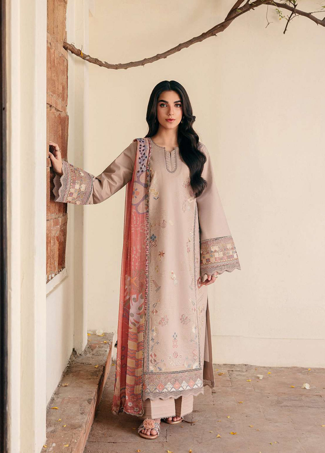 Zync By Florent Luxury Embroidered Lawn 3 Piece Unstitched Suit FL26ZLLV3 D-FZF-4B Zync By Florent Luxury Embroidered Lawn 3 Piece Unstitched Suit FL26ZLLV3 D-FZF-4B
