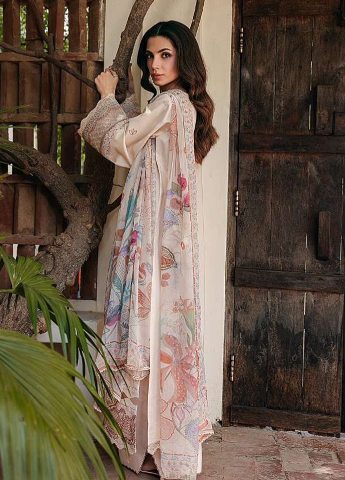 Zync By Florent Luxury Embroidered Lawn 3 Piece Unstitched Suit FL26ZLLV3 D-FZF-5A Zync By Florent Luxury Embroidered Lawn 3 Piece Unstitched Suit FL26ZLLV3 D-FZF-5A