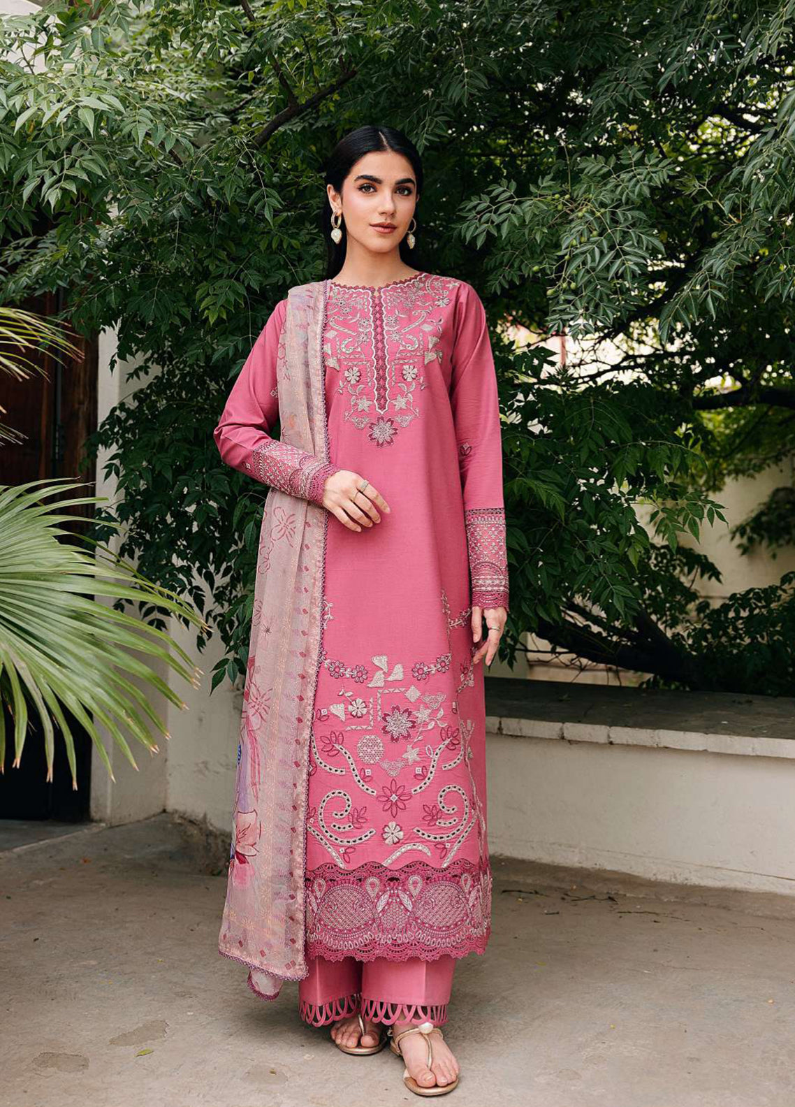 Zync By Florent Luxury Embroidered Lawn 3 Piece Unstitched Suit FL26ZLLV3 D-FZF-5B Zync By Florent Luxury Embroidered Lawn 3 Piece Unstitched Suit FL26ZLLV3 D-FZF-5B