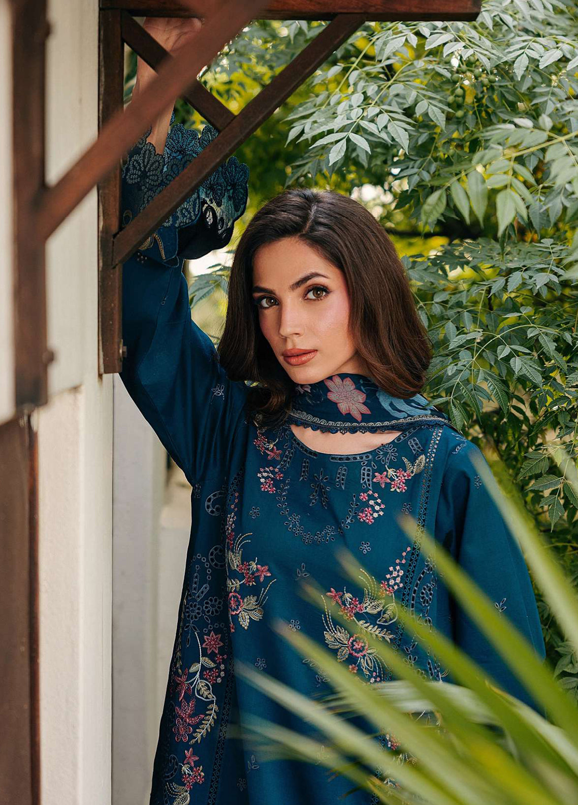 Zync By Florent Luxury Embroidered Lawn 3 Piece Unstitched Suit FL26ZLLV3 D-FZF-7B Zync By Florent Luxury Embroidered Lawn 3 Piece Unstitched Suit FL26ZLLV3 D-FZF-7B