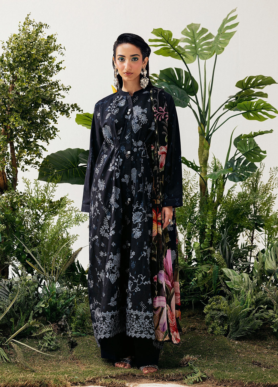 Zync By Florent Printkari Embroidered Lawn 3 Piece Unstitched Suit FL26ZP D-FPK-3B Zync By Florent Printkari Embroidered Lawn 3 Piece Unstitched Suit FL26ZP D-FPK-3B