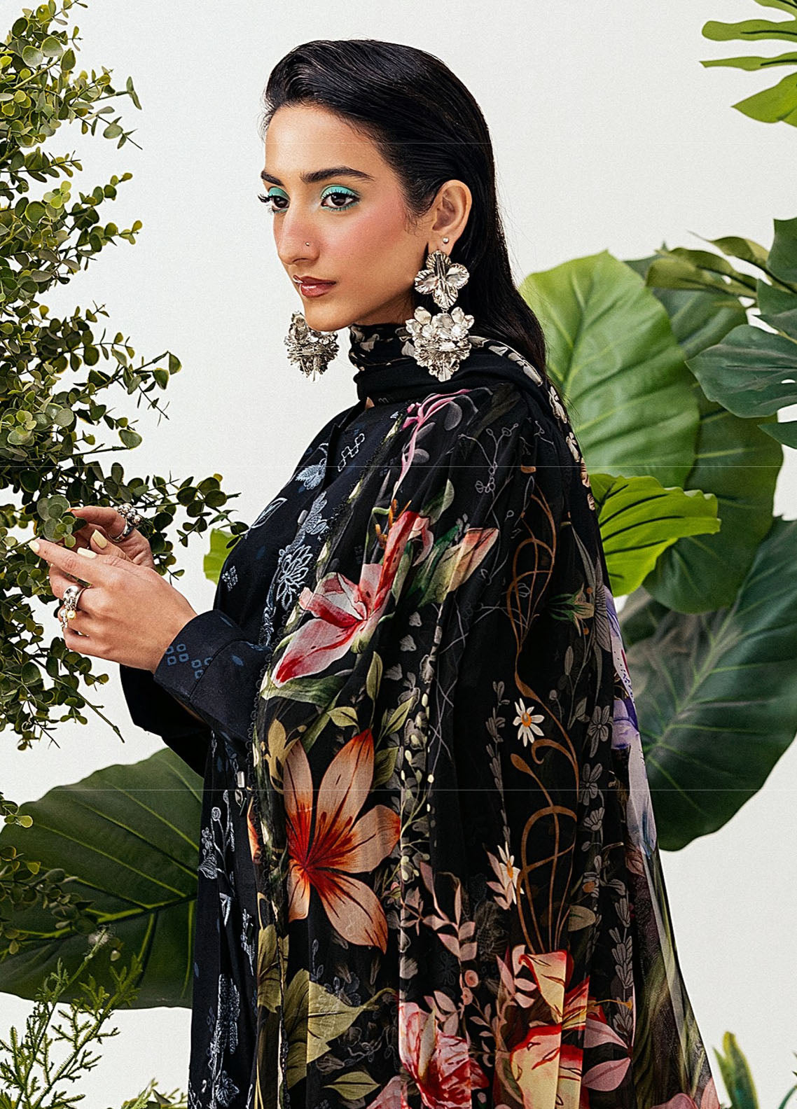 Zync By Florent Printkari Embroidered Lawn 3 Piece Unstitched Suit FL26ZP D-FPK-3B Zync By Florent Printkari Embroidered Lawn 3 Piece Unstitched Suit FL26ZP D-FPK-3B