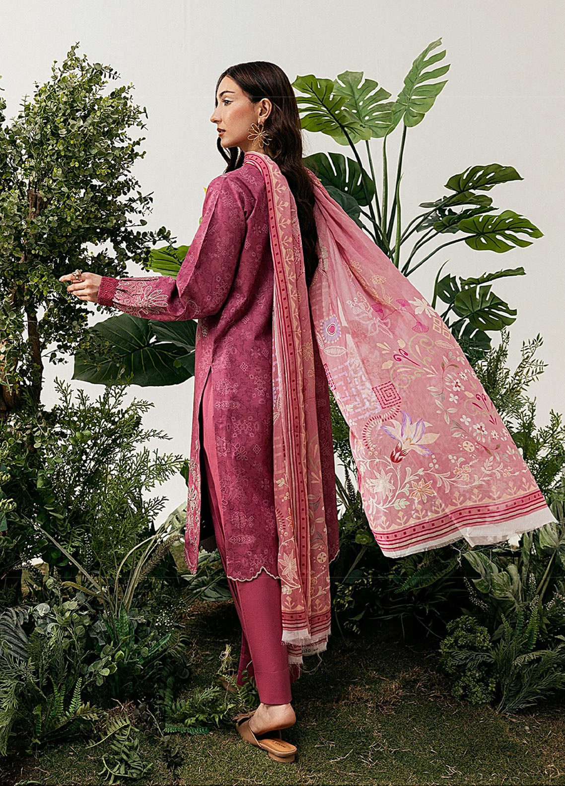 Zync By Florent Printkari Embroidered Lawn 3 Piece Unstitched Suit FL26ZP D-FPK-6B Zync By Florent Printkari Embroidered Lawn 3 Piece Unstitched Suit FL26ZP D-FPK-6B