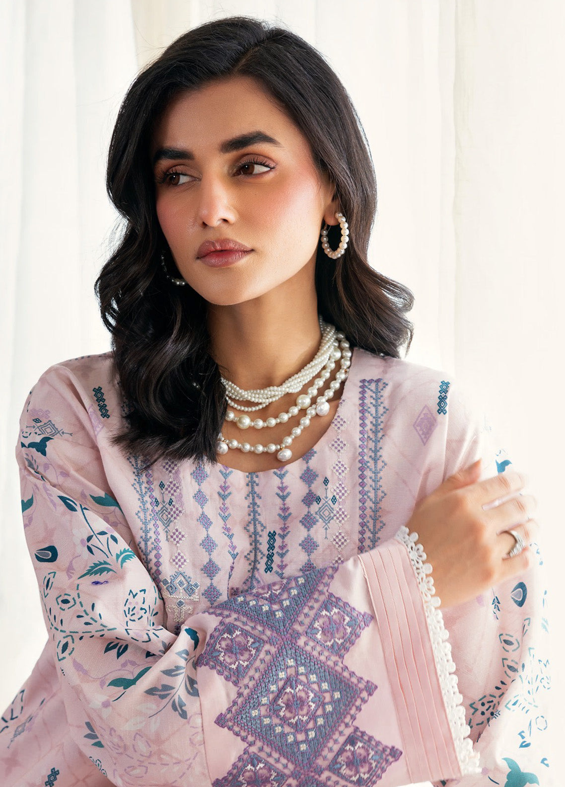 Zync by Florent Embroidered Lawn Suits Unstitched 3 Piece - FL25ZDW FZD-3B Zync by Florent Embroidered Lawn Suits Unstitched 3 Piece - FL25ZDW FZD-3B