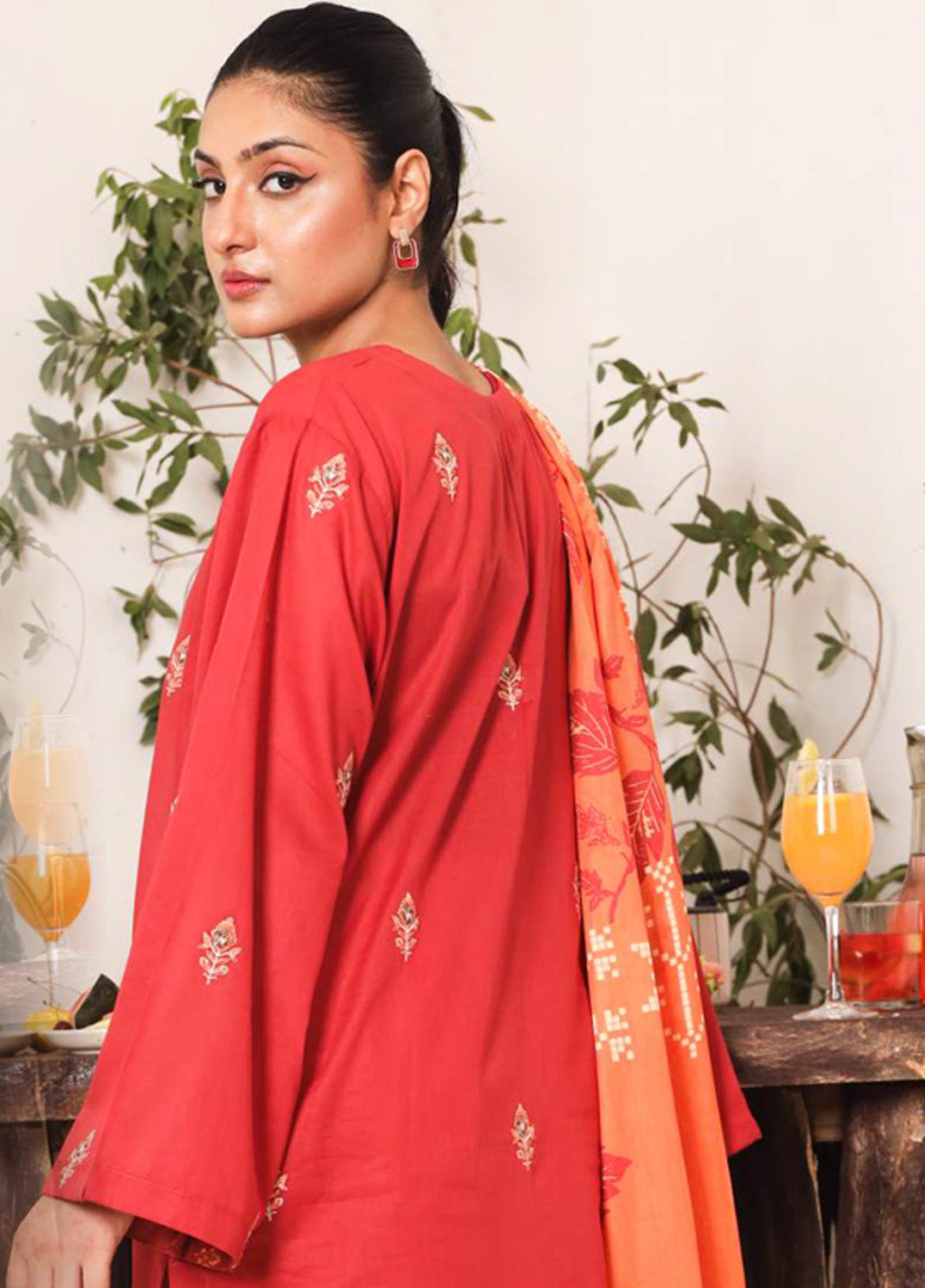 Zyra by Rashid Textile Embroidered Lawn Suits Unstitched 3 Piece - RT25ZL 8712 Zyra by Rashid Textile Embroidered Lawn Suits Unstitched 3 Piece - RT25ZL 8712