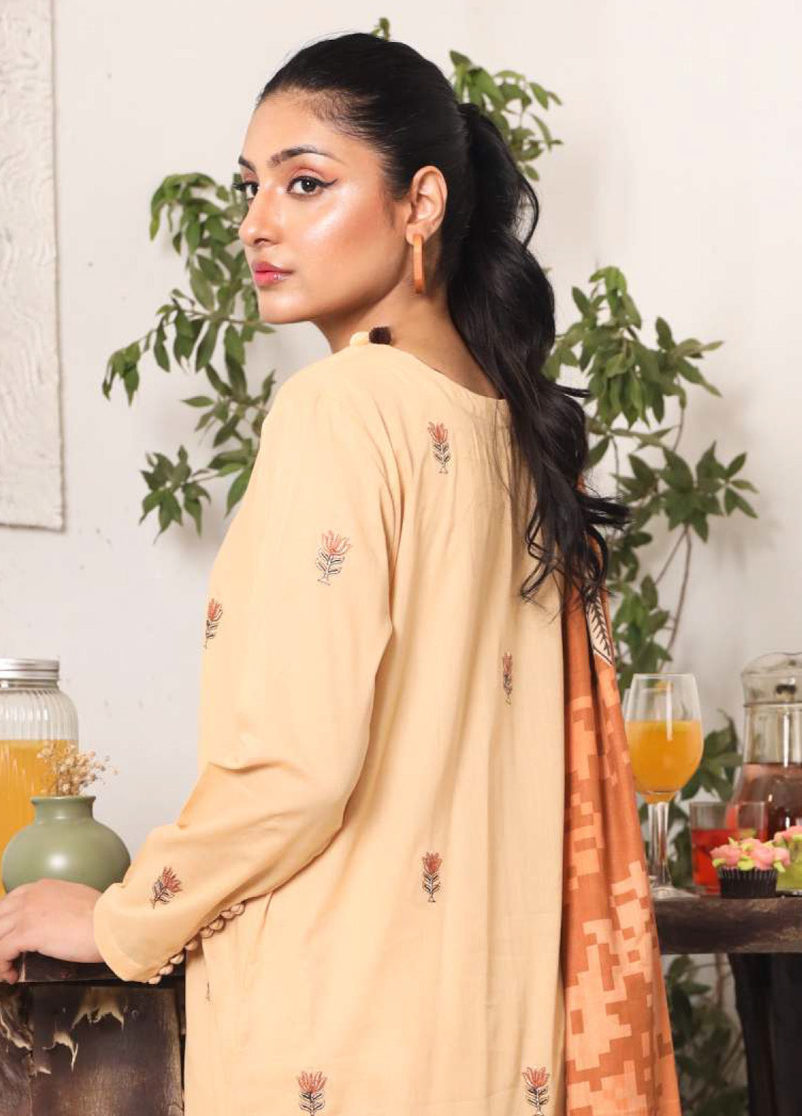 Zyra by Rashid Textile Embroidered Lawn Suits Unstitched 3 Piece - RT25ZL 8713 Zyra by Rashid Textile Embroidered Lawn Suits Unstitched 3 Piece - RT25ZL 8713