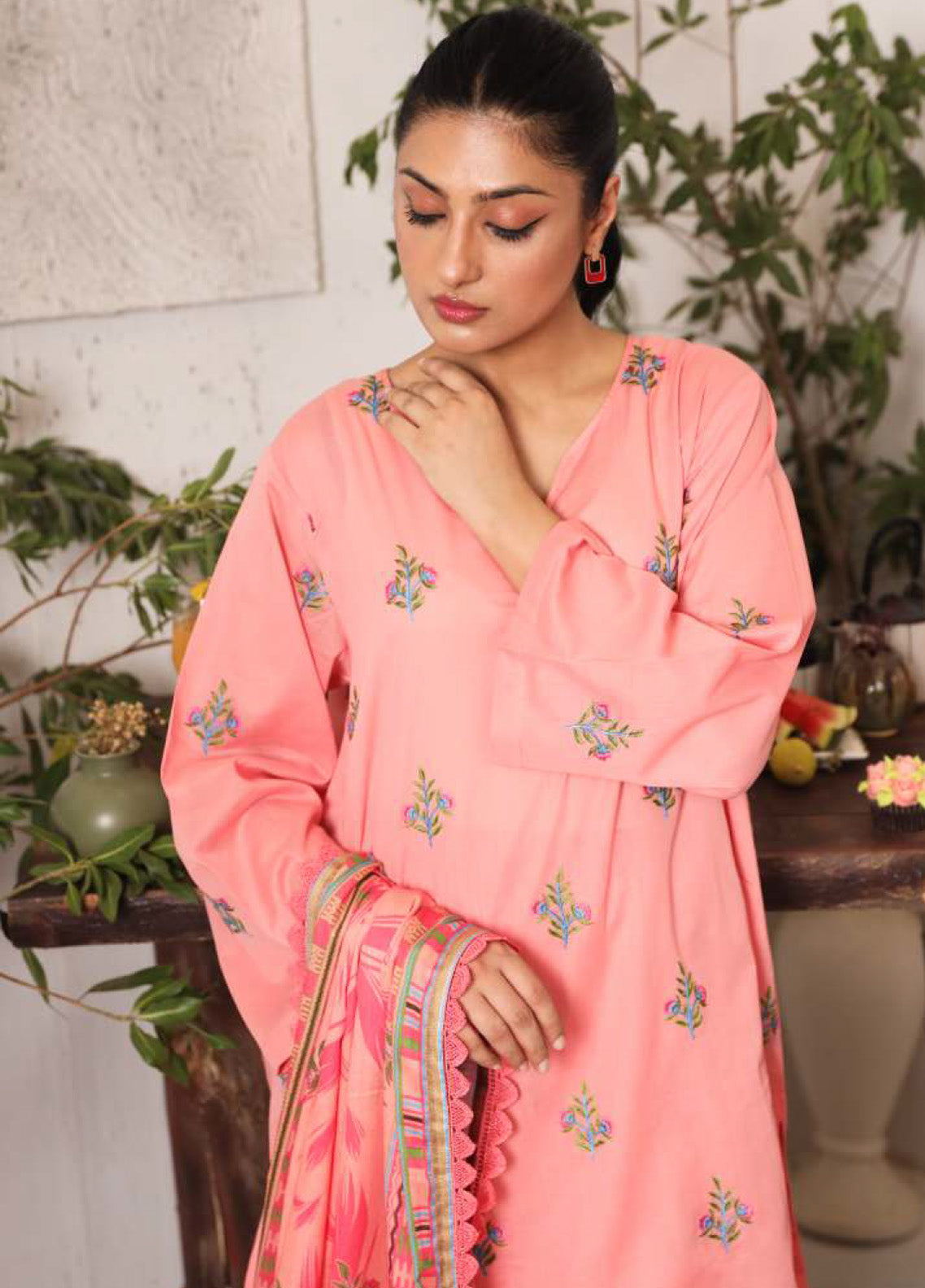Zyra by Rashid Textile Embroidered Lawn Suits Unstitched 3 Piece - RT25ZL 8714 Zyra by Rashid Textile Embroidered Lawn Suits Unstitched 3 Piece - RT25ZL 8714