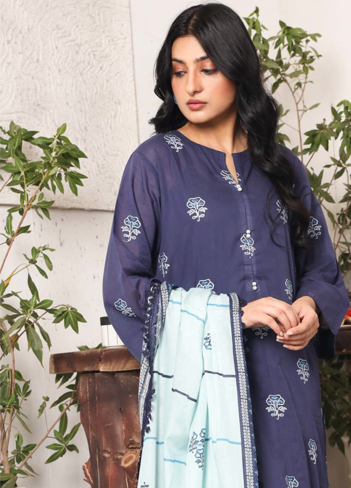 Zyra by Rashid Textile Embroidered Lawn Suits Unstitched 3 Piece - RT25ZL 8717 Zyra by Rashid Textile Embroidered Lawn Suits Unstitched 3 Piece - RT25ZL 8717