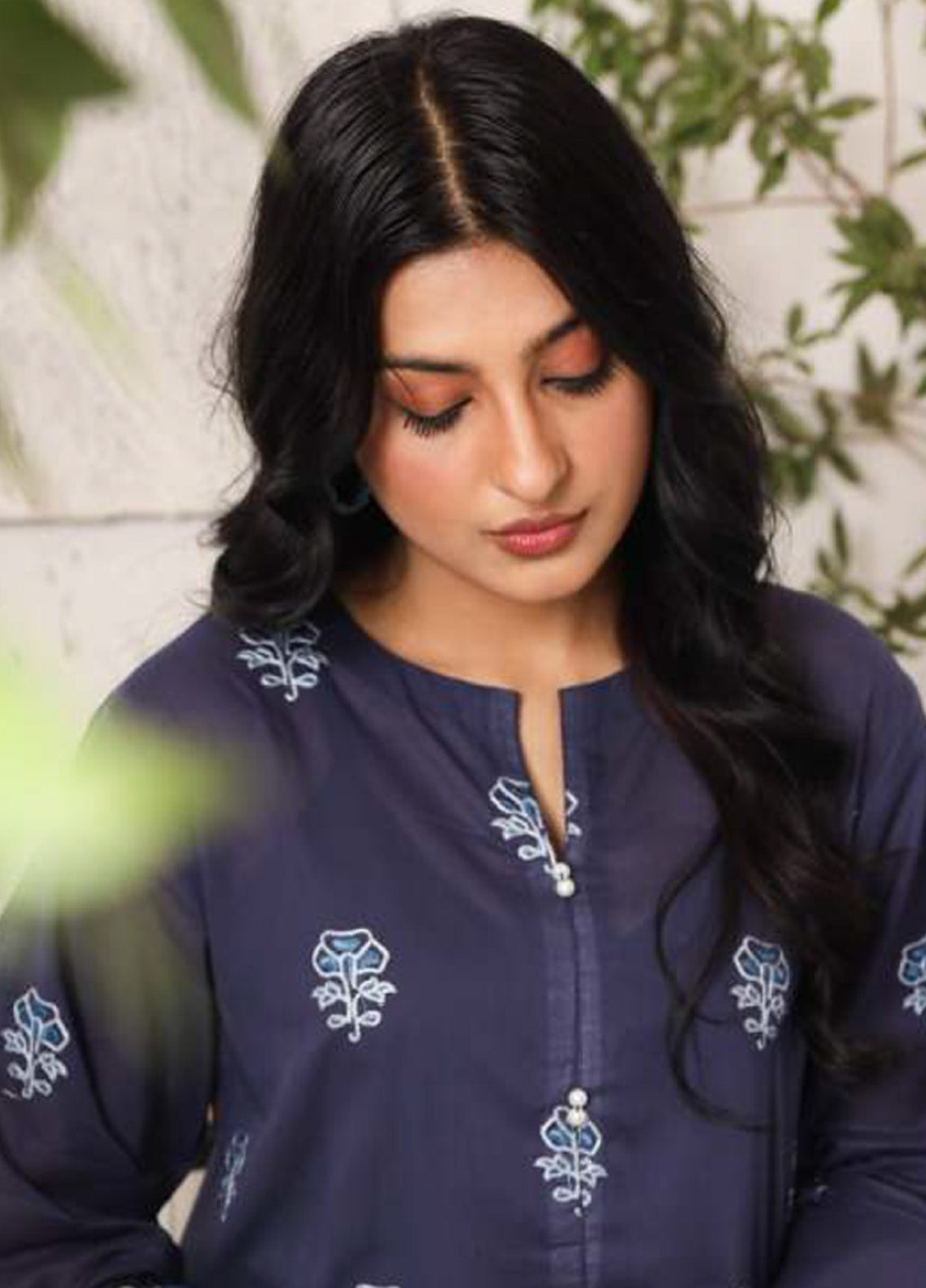 Zyra by Rashid Textile Embroidered Lawn Suits Unstitched 3 Piece - RT25ZL 8717 Zyra by Rashid Textile Embroidered Lawn Suits Unstitched 3 Piece - RT25ZL 8717