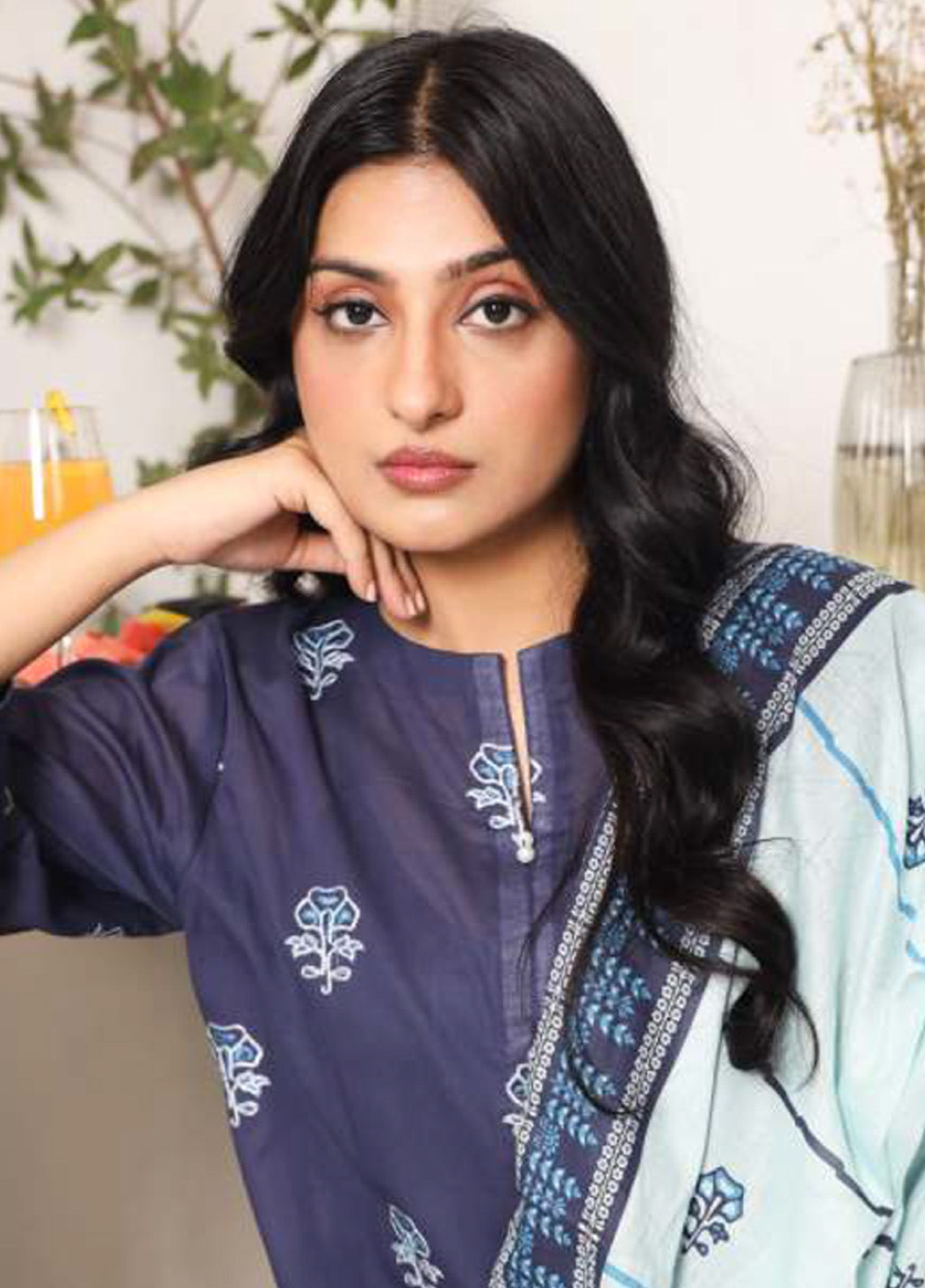 Zyra by Rashid Textile Embroidered Lawn Suits Unstitched 3 Piece - RT25ZL 8717 Zyra by Rashid Textile Embroidered Lawn Suits Unstitched 3 Piece - RT25ZL 8717