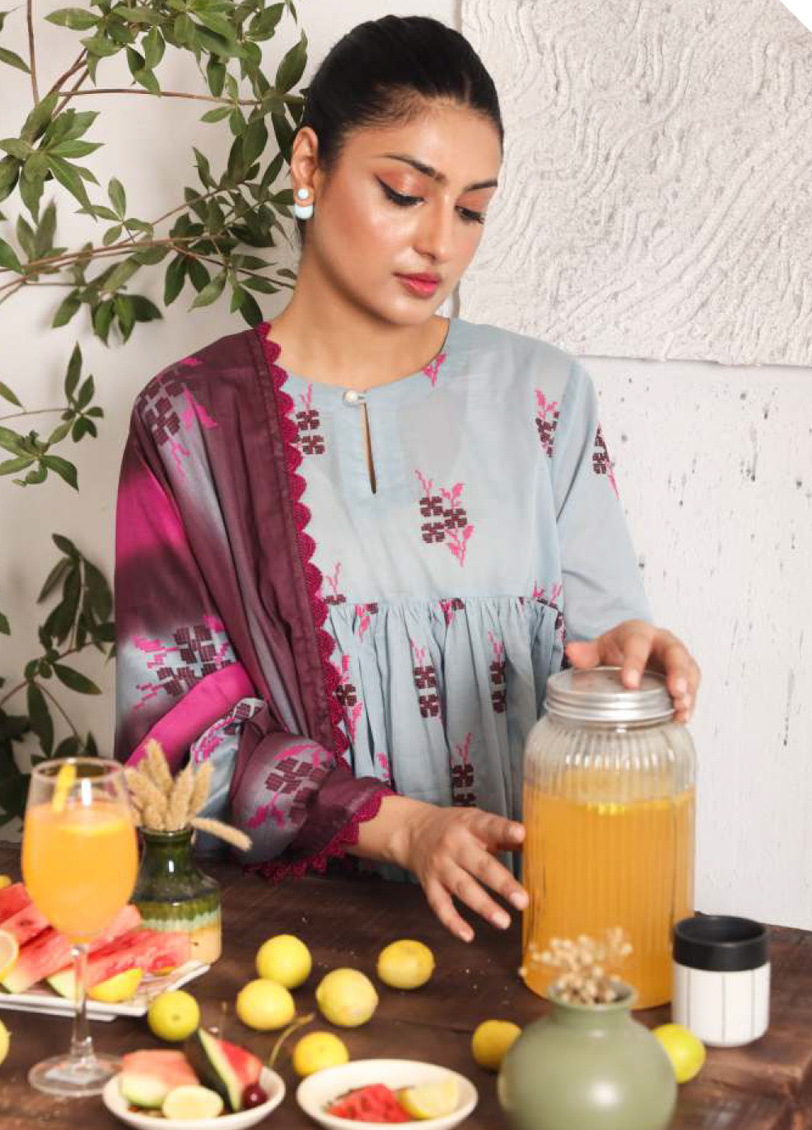 Zyra by Rashid Textile Embroidered Lawn Suits Unstitched 3 Piece - RT25ZL 8719 Zyra by Rashid Textile Embroidered Lawn Suits Unstitched 3 Piece - RT25ZL 8719