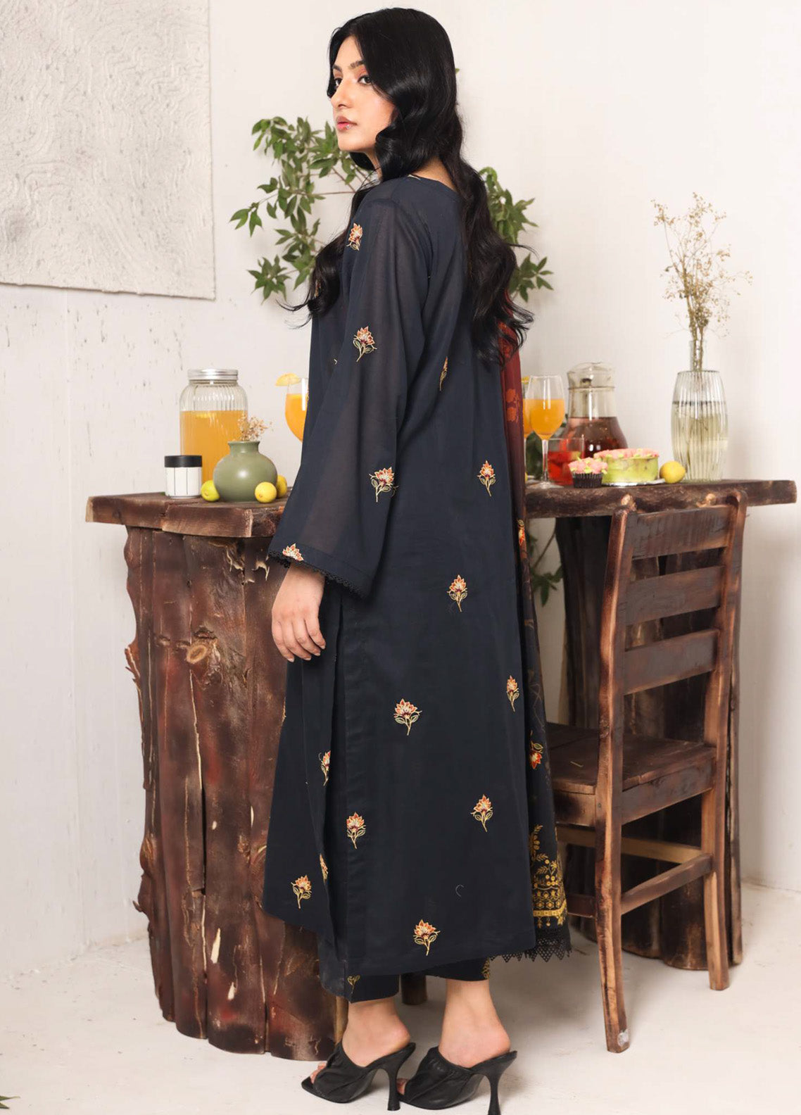 Zyra by Rashid Textile Embroidered Lawn Suits Unstitched 3 Piece - RT25ZL 8720 Zyra by Rashid Textile Embroidered Lawn Suits Unstitched 3 Piece - RT25ZL 8720