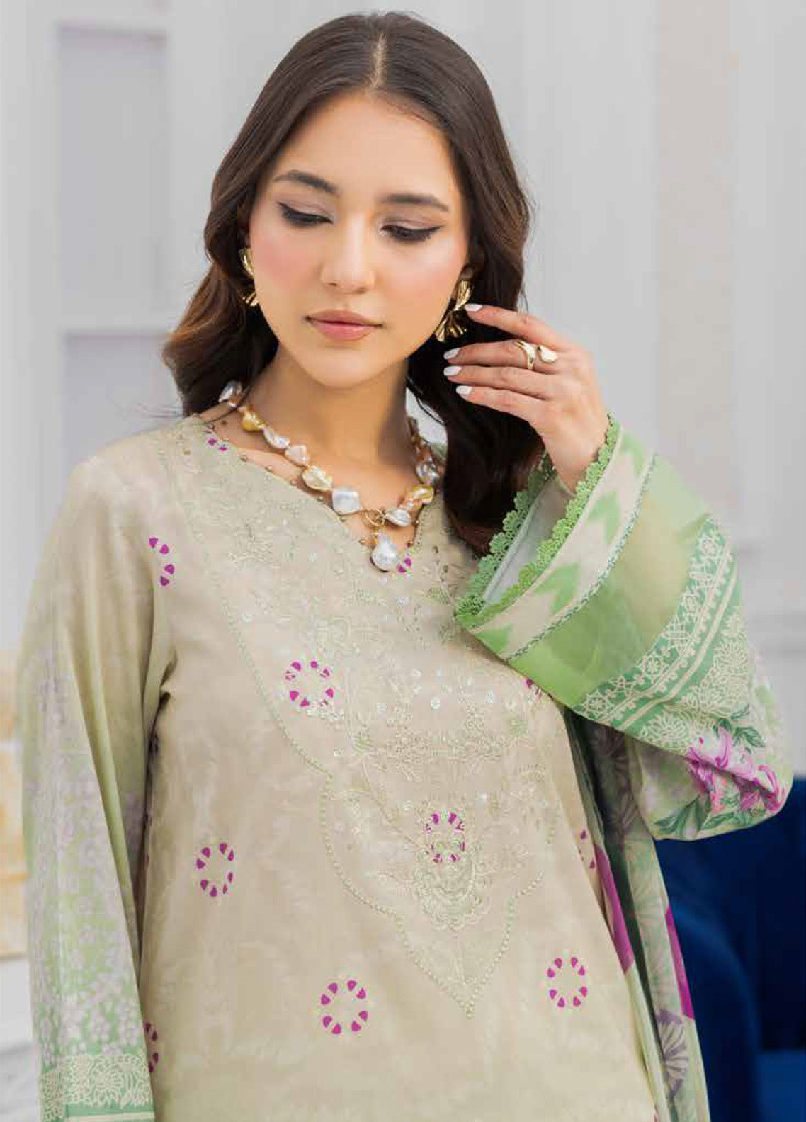 Aafreen By Riaz Arts Laser Embroidered Lawn 3 Piece Unstitched Suit RA25LEL AF-210 Aafreen By Riaz Arts Laser Embroidered Lawn 3 Piece Unstitched Suit RA25LEL AF-210