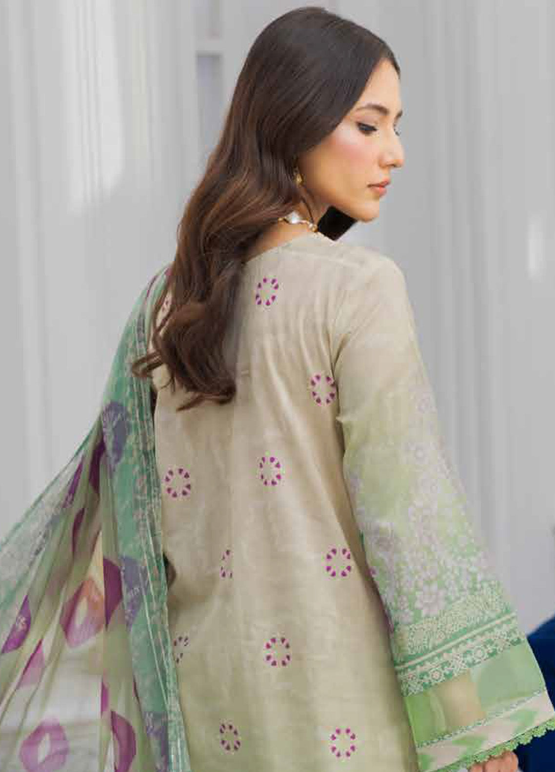 Aafreen By Riaz Arts Laser Embroidered Lawn 3 Piece Unstitched Suit RA25LEL AF-210 Aafreen By Riaz Arts Laser Embroidered Lawn 3 Piece Unstitched Suit RA25LEL AF-210