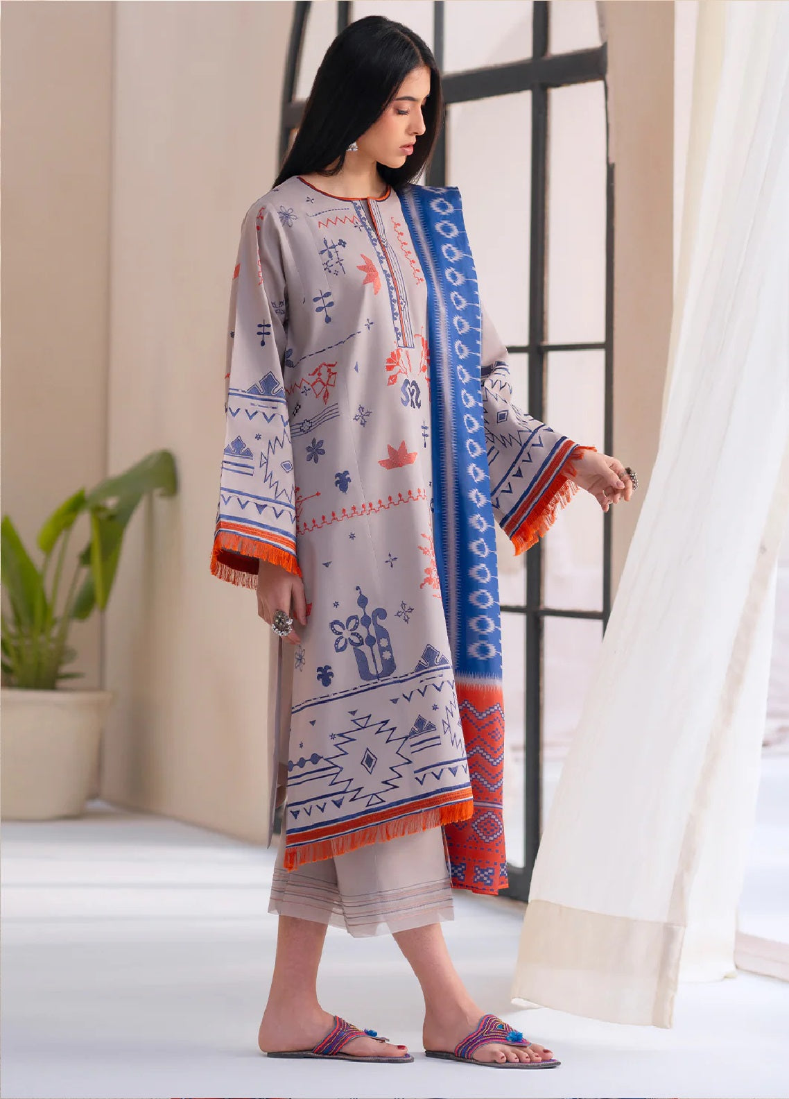 Aaina By Bin Ilyas Embroidered Lawn 3 Piece Unstitched Suit BI25SE D-81B Aaina By Bin Ilyas Embroidered Lawn 3 Piece Unstitched Suit BI25SE D-81B