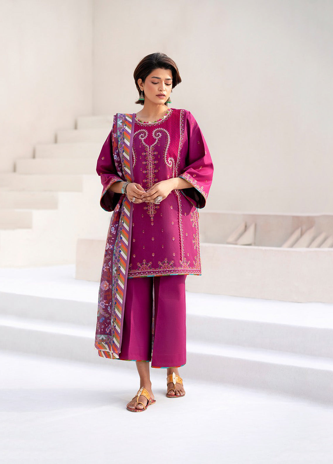 Aaina By Bin Ilyas Embroidered Lawn 3 Piece Unstitched Suit BI25SE D-82A Aaina By Bin Ilyas Embroidered Lawn 3 Piece Unstitched Suit BI25SE D-82A