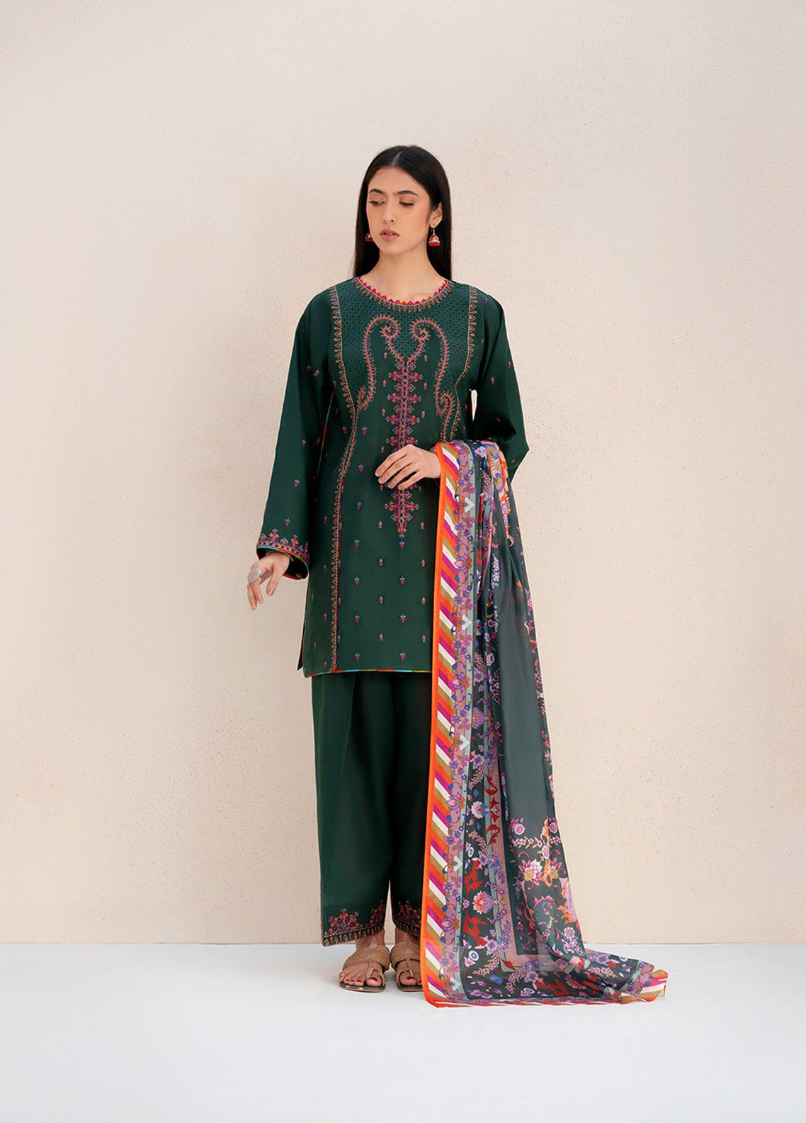 Aaina By Bin Ilyas Embroidered Lawn 3 Piece Unstitched Suit BI25SE D-82B Aaina By Bin Ilyas Embroidered Lawn 3 Piece Unstitched Suit BI25SE D-82B