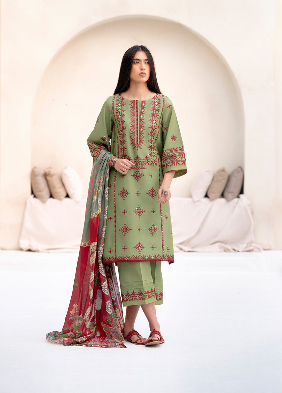 Aaina By Bin Ilyas Embroidered Lawn 3 Piece Unstitched Suit BI25SE D-83A Aaina By Bin Ilyas Embroidered Lawn 3 Piece Unstitched Suit BI25SE D-83A