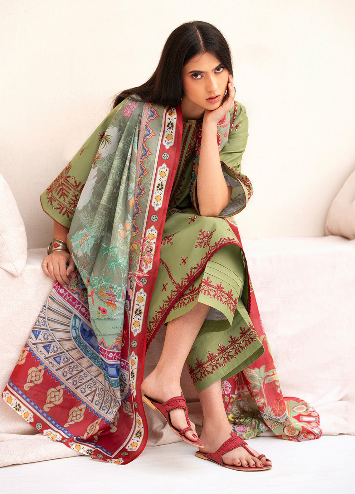 Aaina By Bin Ilyas Embroidered Lawn 3 Piece Unstitched Suit BI25SE D-83A Aaina By Bin Ilyas Embroidered Lawn 3 Piece Unstitched Suit BI25SE D-83A
