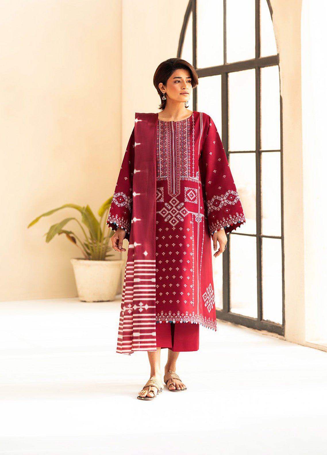 Aaina By Bin Ilyas Embroidered Lawn 3 Piece Unstitched Suit BI25SE D-84A Aaina By Bin Ilyas Embroidered Lawn 3 Piece Unstitched Suit BI25SE D-84A