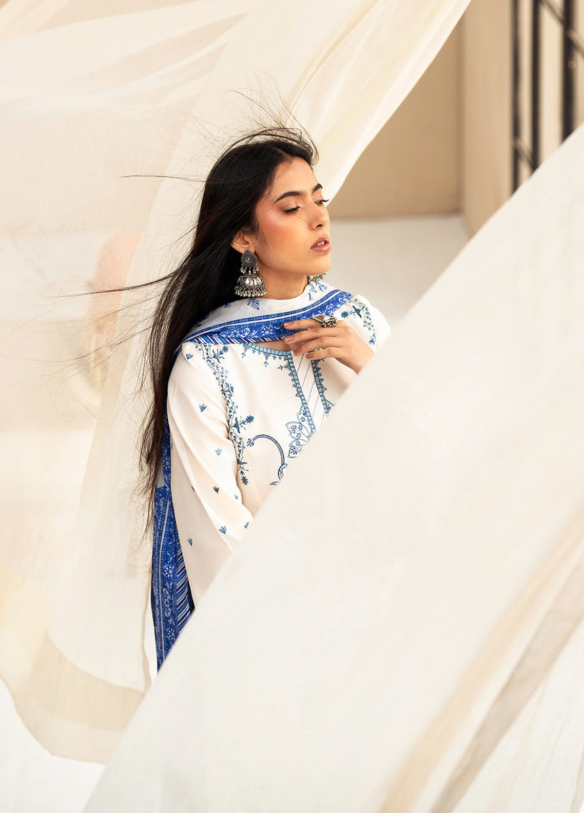 Aaina By Bin Ilyas Embroidered Lawn 3 Piece Unstitched Suit BI25SE D-85B Aaina By Bin Ilyas Embroidered Lawn 3 Piece Unstitched Suit BI25SE D-85B