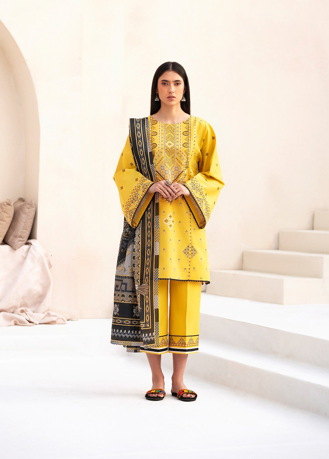 Aaina By Bin Ilyas Embroidered Lawn 3 Piece Unstitched Suit BI25SE D-86B Aaina By Bin Ilyas Embroidered Lawn 3 Piece Unstitched Suit BI25SE D-86B