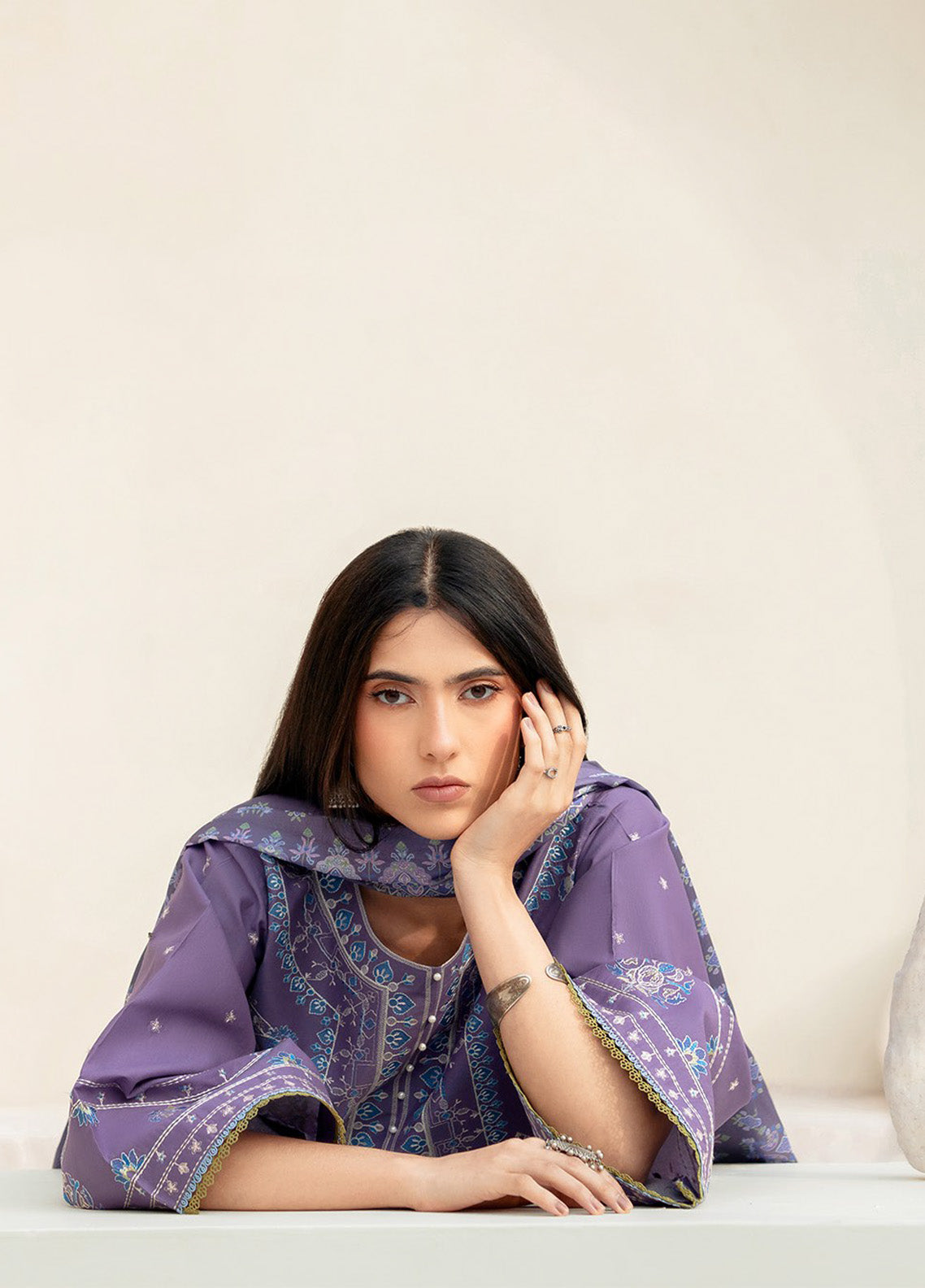 Aaina By Bin Ilyas Embroidered Lawn 3 Piece Unstitched Suit BI25SE D-87B Aaina By Bin Ilyas Embroidered Lawn 3 Piece Unstitched Suit BI25SE D-87B