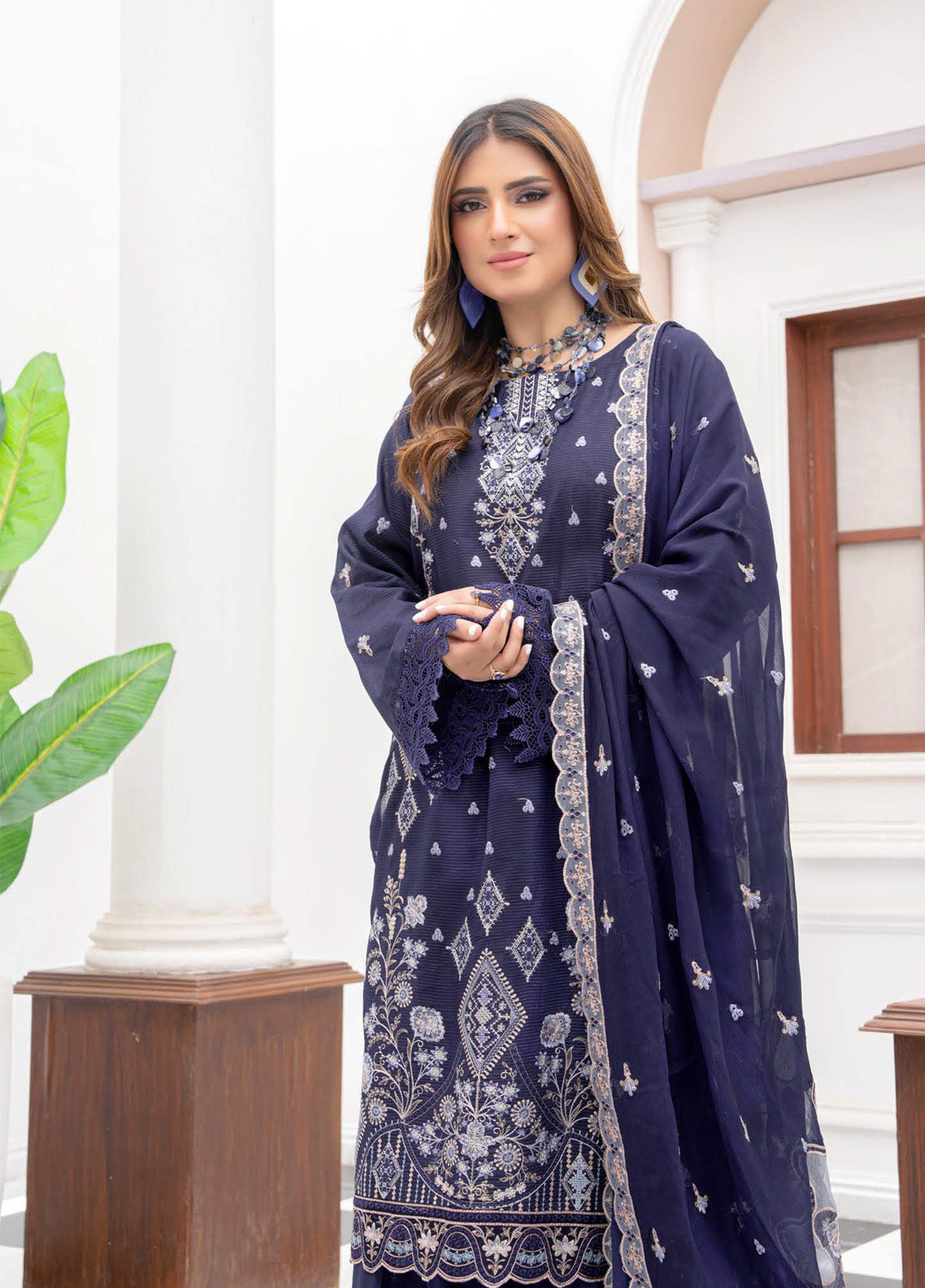 Aalaya Embroidered Lawn 3 Piece Unstitched Suit ALY25EEV3 D-04 Aalaya Embroidered Lawn 3 Piece Unstitched Suit ALY25EEV3 D-04